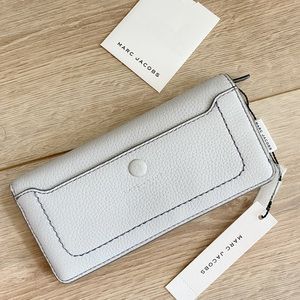 🆕Marc Jacobs leather wallet